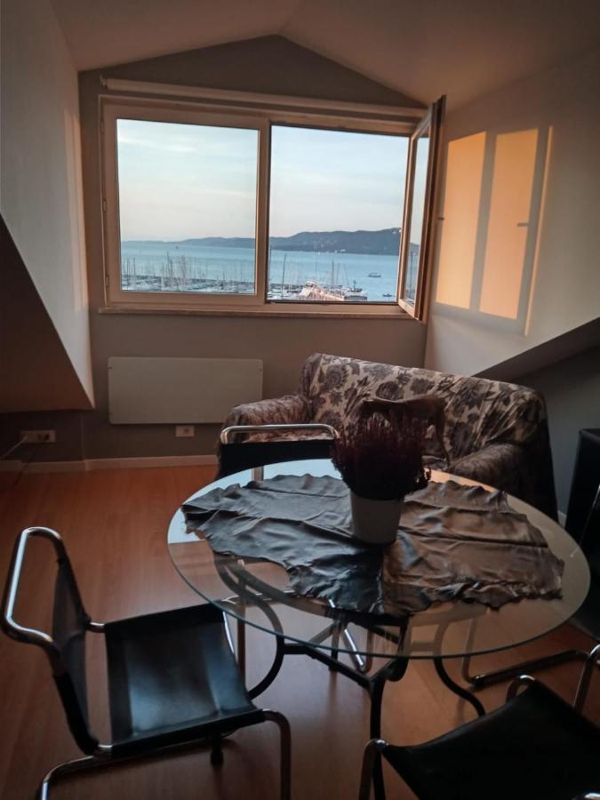 Ferienwohnung Mansarda Centrale Vista Mare Triest Exterior foto